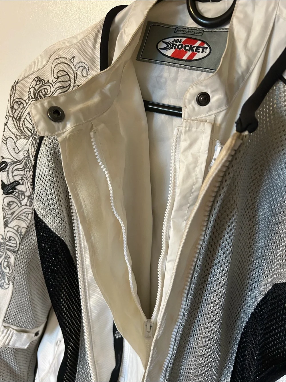 Joe Rocket White and Black Mesh Motorcycle Jacket with Sleeve Art